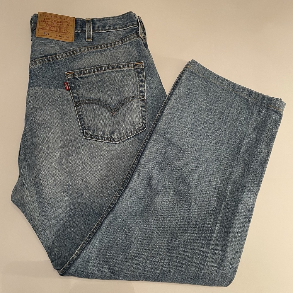 Vintage Levi's 501 Jeans Light Wash Denim‎ Straight Leg Classic Fit W40 L30 USA